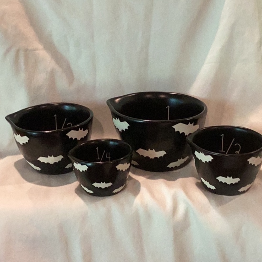 Rae Dunn Halloween Bat Measuring Cups